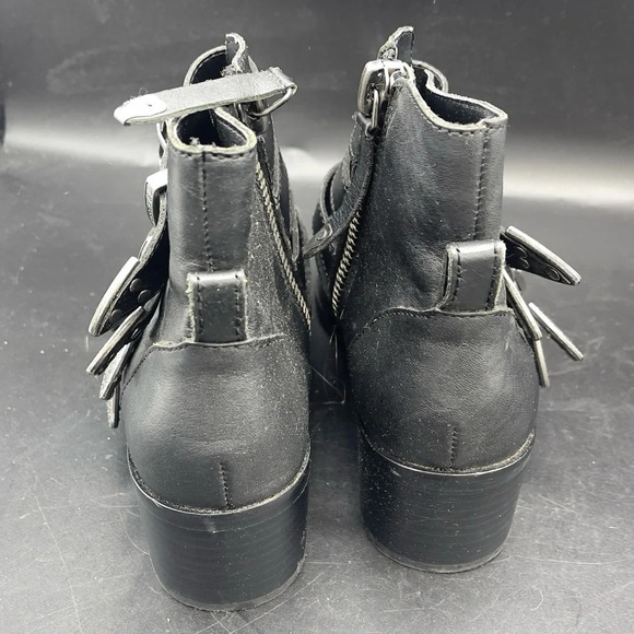 Steve Madden BILLEY 5.5 Bootie Boot Black Silver Buckles Block Heel Leather - Picture 4 of 9